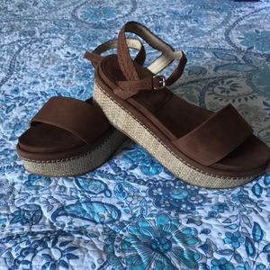 NIB Stuart Weitzman platform suede sandal